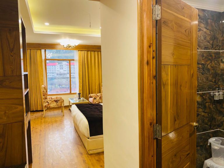 Hotel De Park guest room