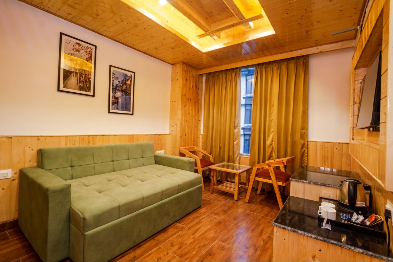 Hotel River Pine dining, Manali